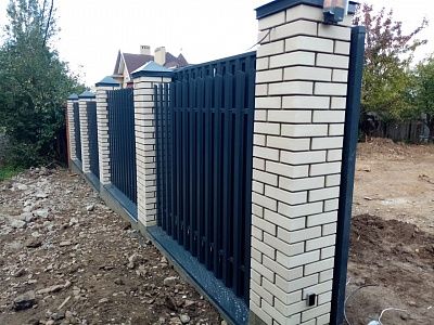 Кирпичные столбы